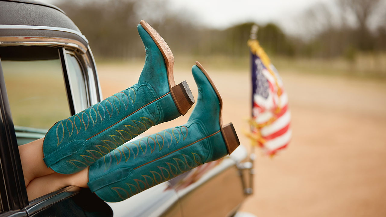 Justin Vintage Boots in turquoise.